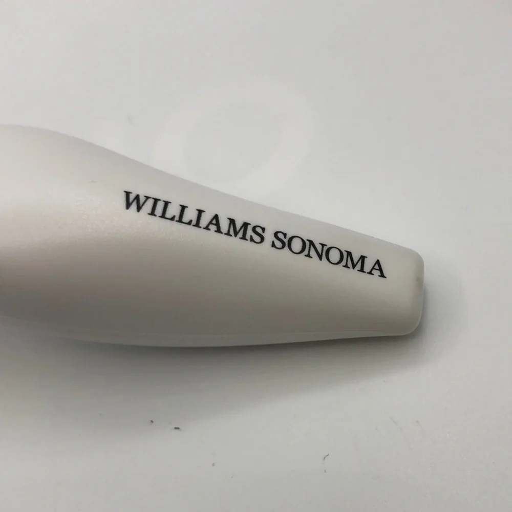 Williams Sonoma Tilt Up Ice Cream Scoop